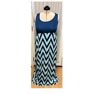Maxi dress with no tags but would be best for xl-xxl.